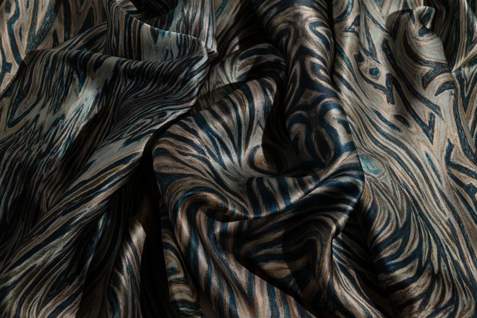 Συλλεκτικό ολομέταξο μαντήλι "Νερό", Τάκης Ιατρού