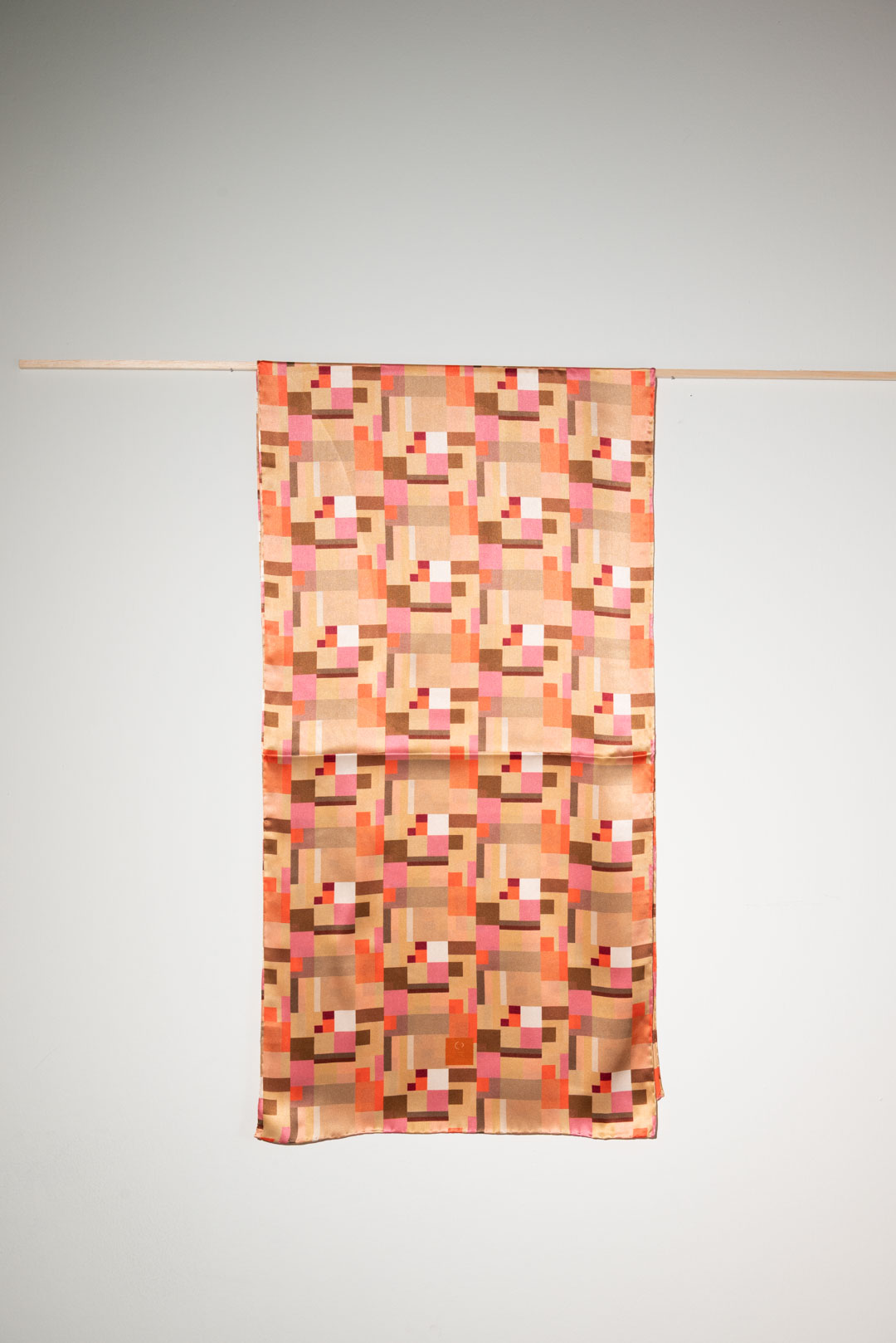 Συλλεκτικό ολομέταξο μαντήλι "Kindly Light", Johannes Itten (2)