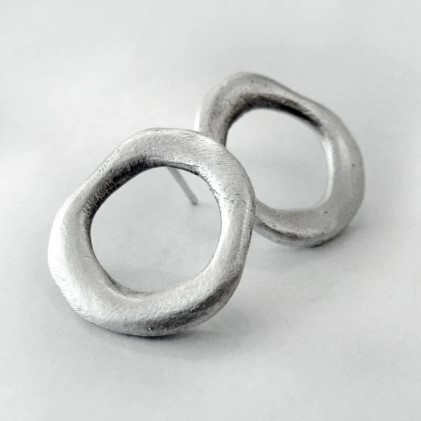 Μεσαίου Μεγέθους Ασημένιοι "front facing" Κρίκοι